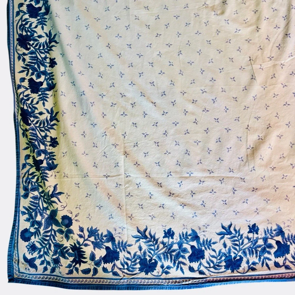 Williams Sonoma Blue Provence Tablecloth 58x80" & 12 Matching Napkins Set - Picture 5 of 9
